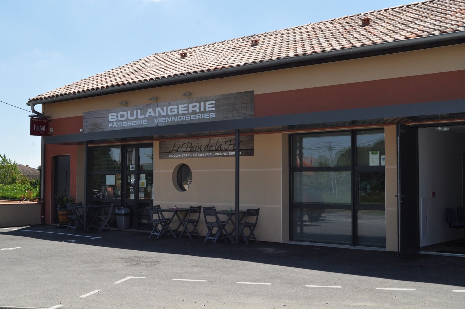 Aménagement d'une boulangerie et de quatre bureaux